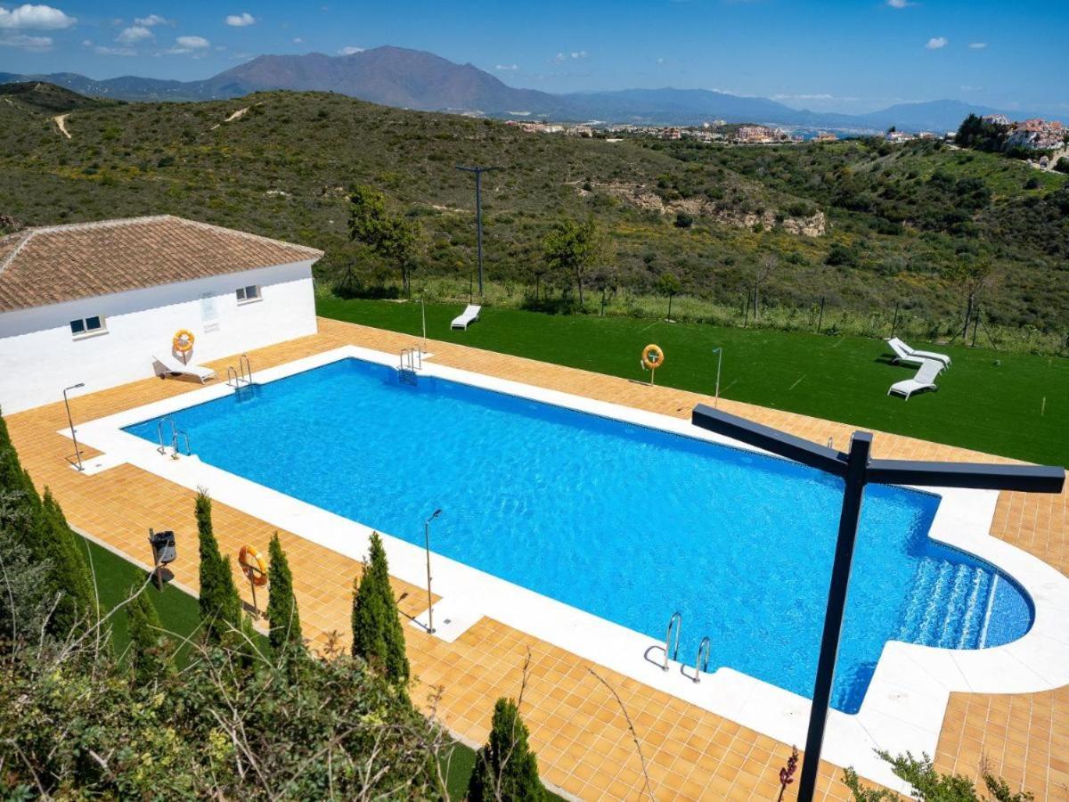 Small Oasis Nelson Mandela Apartment With Sea View, Two Bedrooms, Parking, Terrace And Pool Manilva Eksteriør bilde