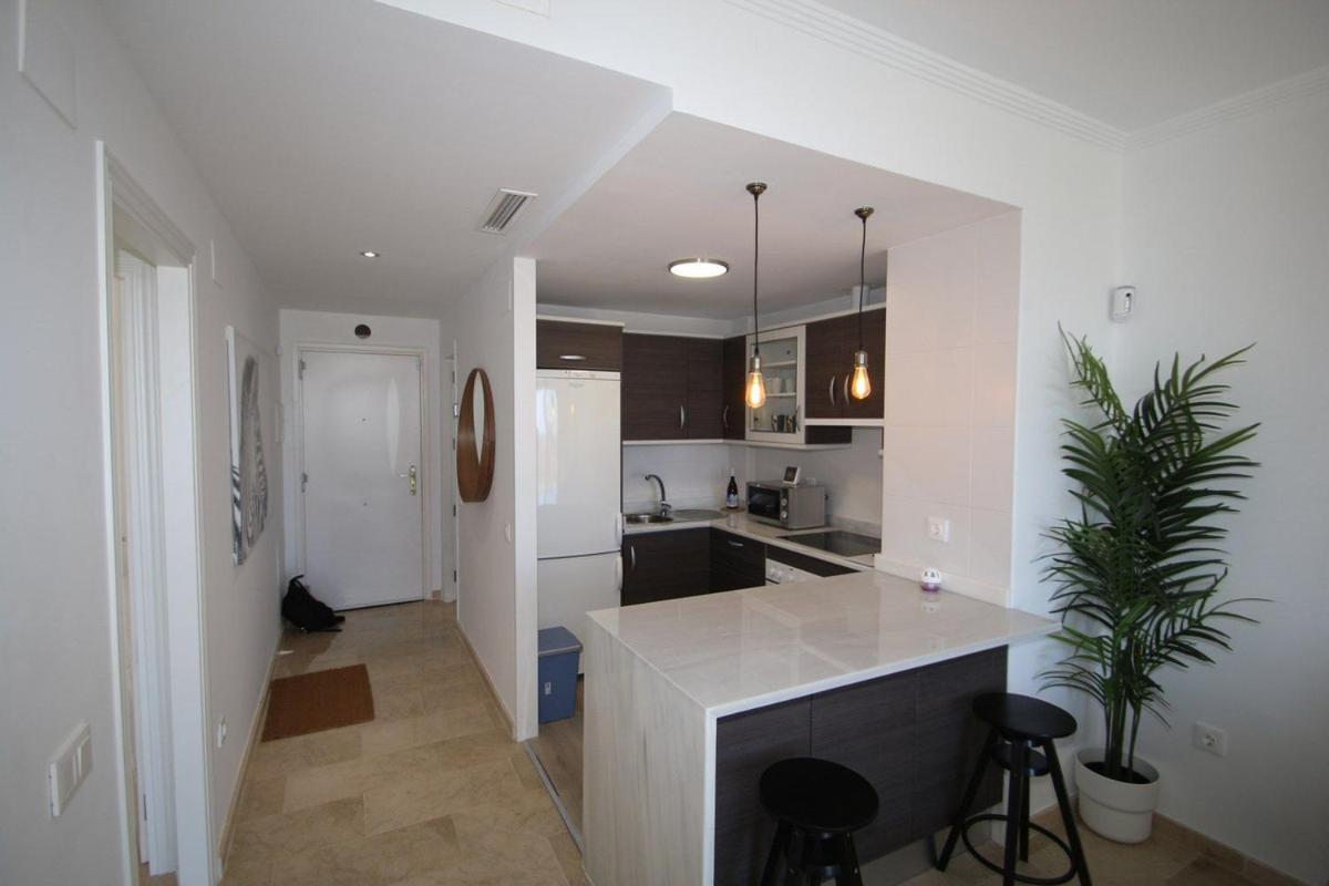 Small Oasis Nelson Mandela Apartment With Sea View, Two Bedrooms, Parking, Terrace And Pool Manilva Eksteriør bilde