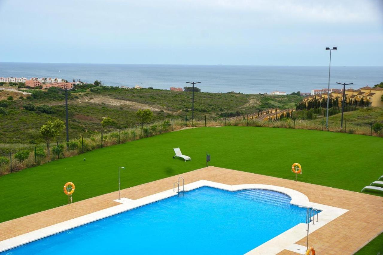 Small Oasis Nelson Mandela Apartment With Sea View, Two Bedrooms, Parking, Terrace And Pool Manilva Eksteriør bilde