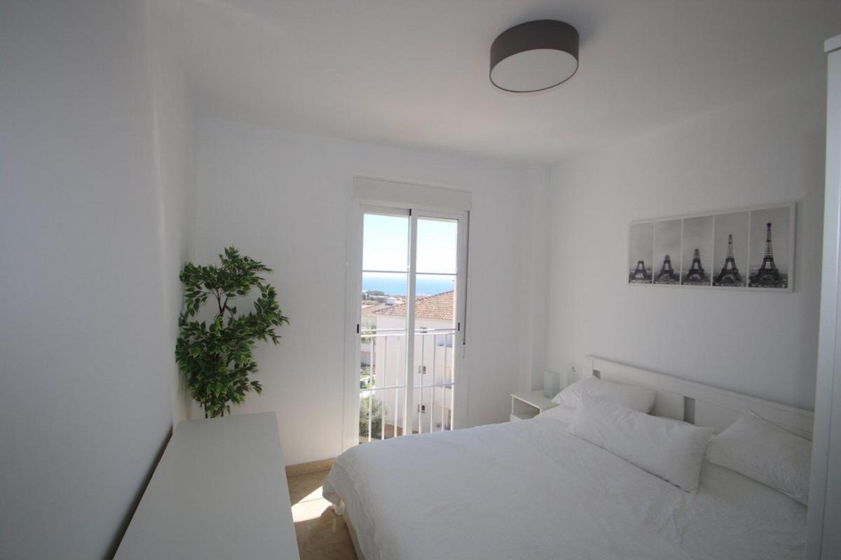Small Oasis Nelson Mandela Apartment With Sea View, Two Bedrooms, Parking, Terrace And Pool Manilva Eksteriør bilde