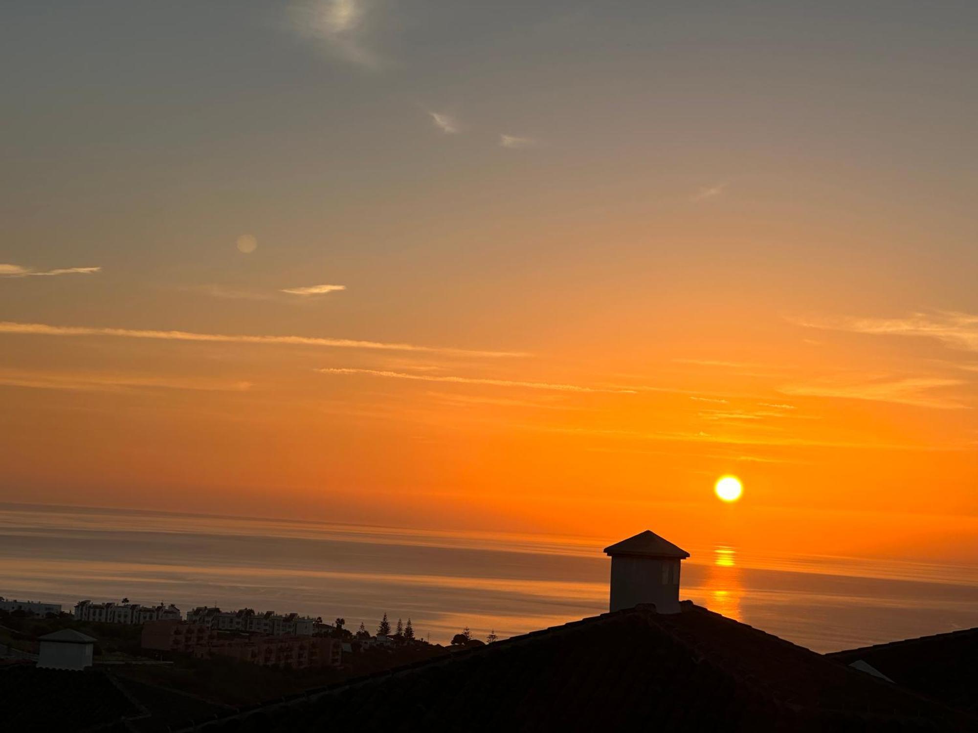 Small Oasis Nelson Mandela Apartment With Sea View, Two Bedrooms, Parking, Terrace And Pool Manilva Eksteriør bilde